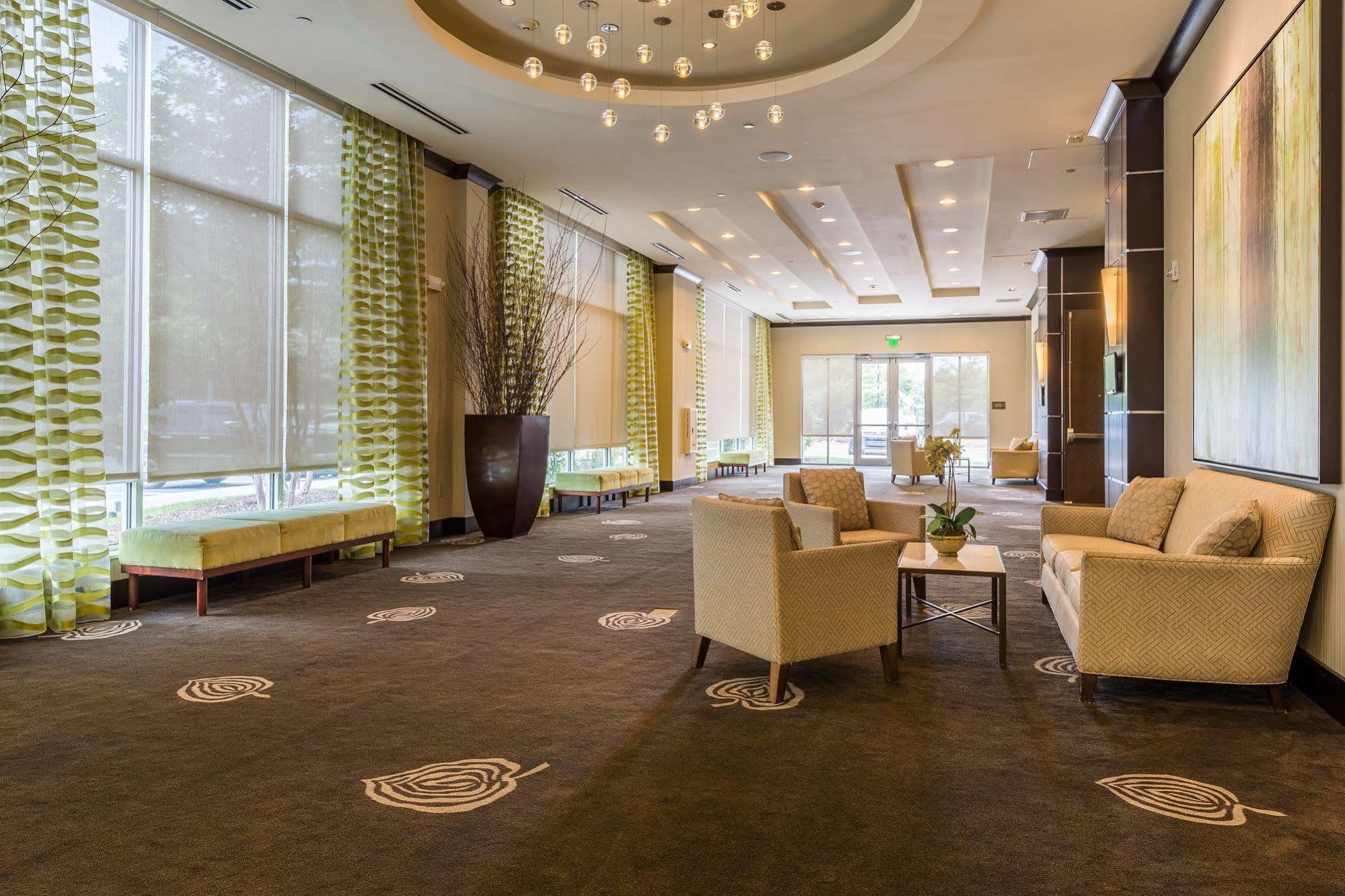 Hilton Garden Raleigh 3*