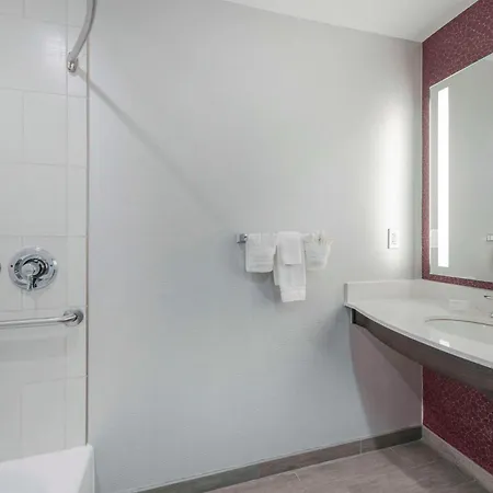 Hilton Garden Inn Raleigh Cary Exterior photo