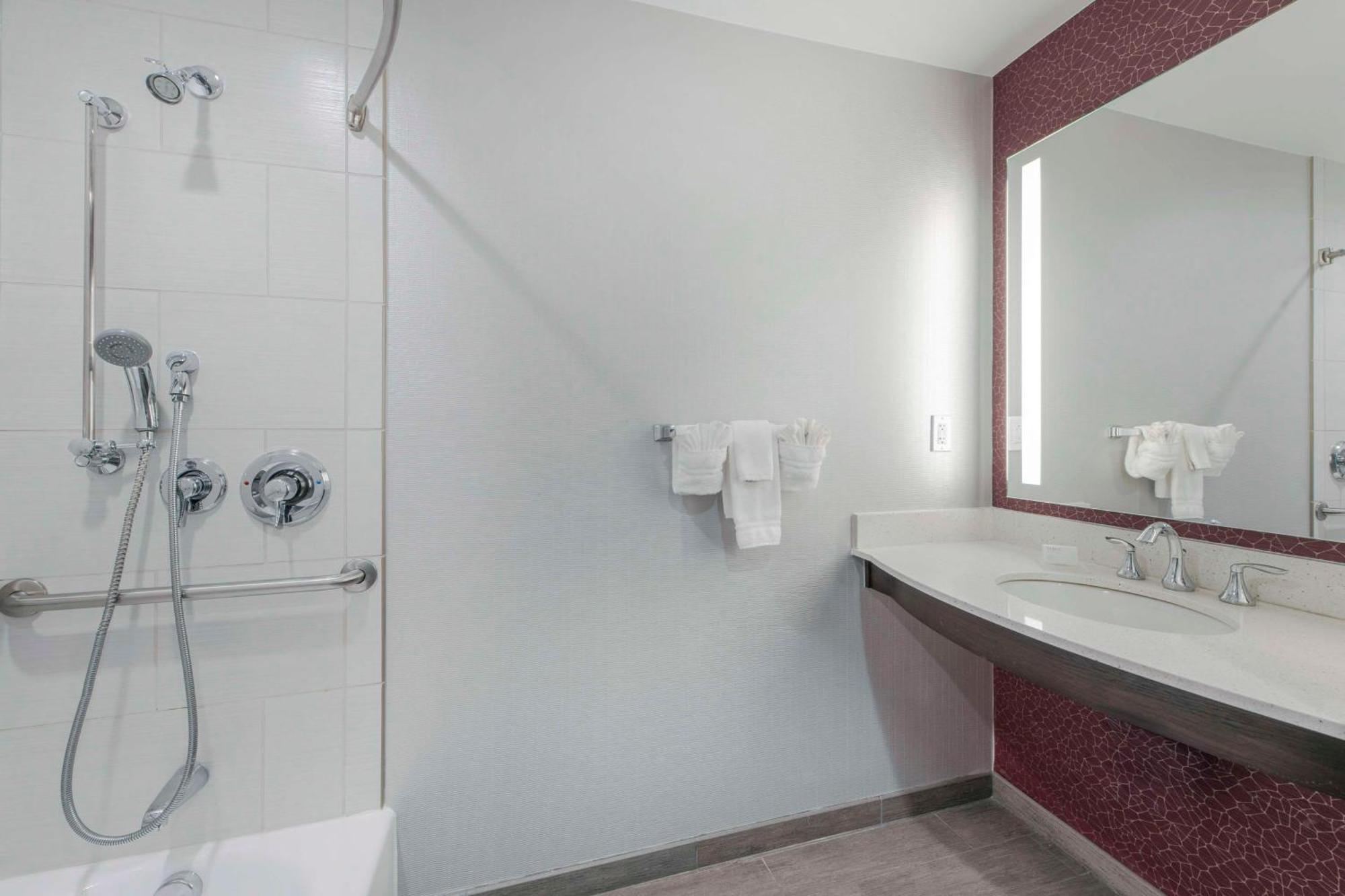 Hilton Garden Raleigh Hotel 3*