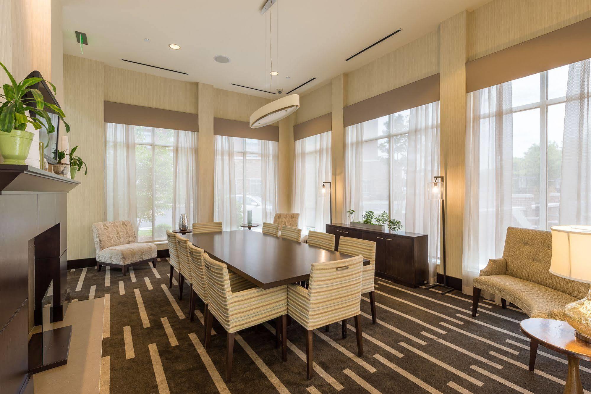 Hilton Garden Raleigh 3* Cary